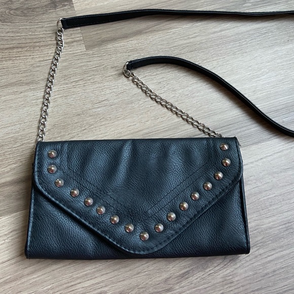 Black and silver studded crossbody purse - Picture 6 of 11